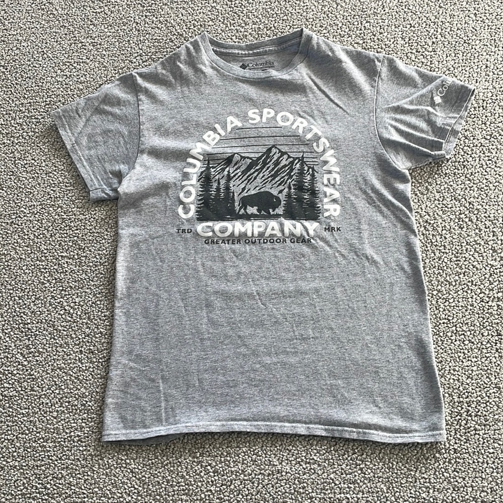 Columbia Men’s T-shirt gray size small